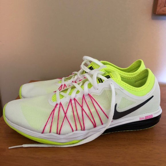 Nike Shoes - Women’s Nike size 10 dual fusion shoe